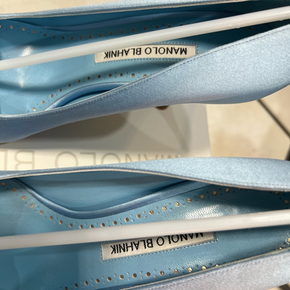 NEW Sky blue Manolo Blahniks - Picture 5 of 10